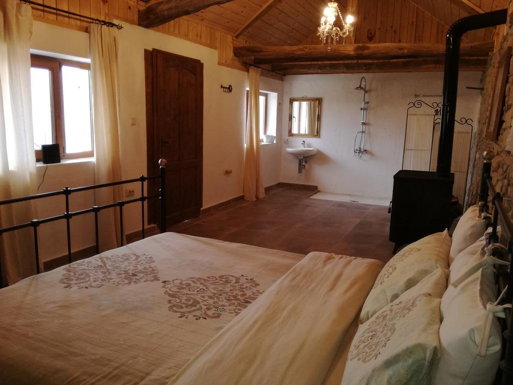 Guest House Ongal กรูชูนา ภายนอก รูปภาพ